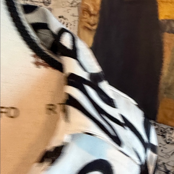 DKNY White and Black Heart Pattern Blouse - Picture 10 of 16